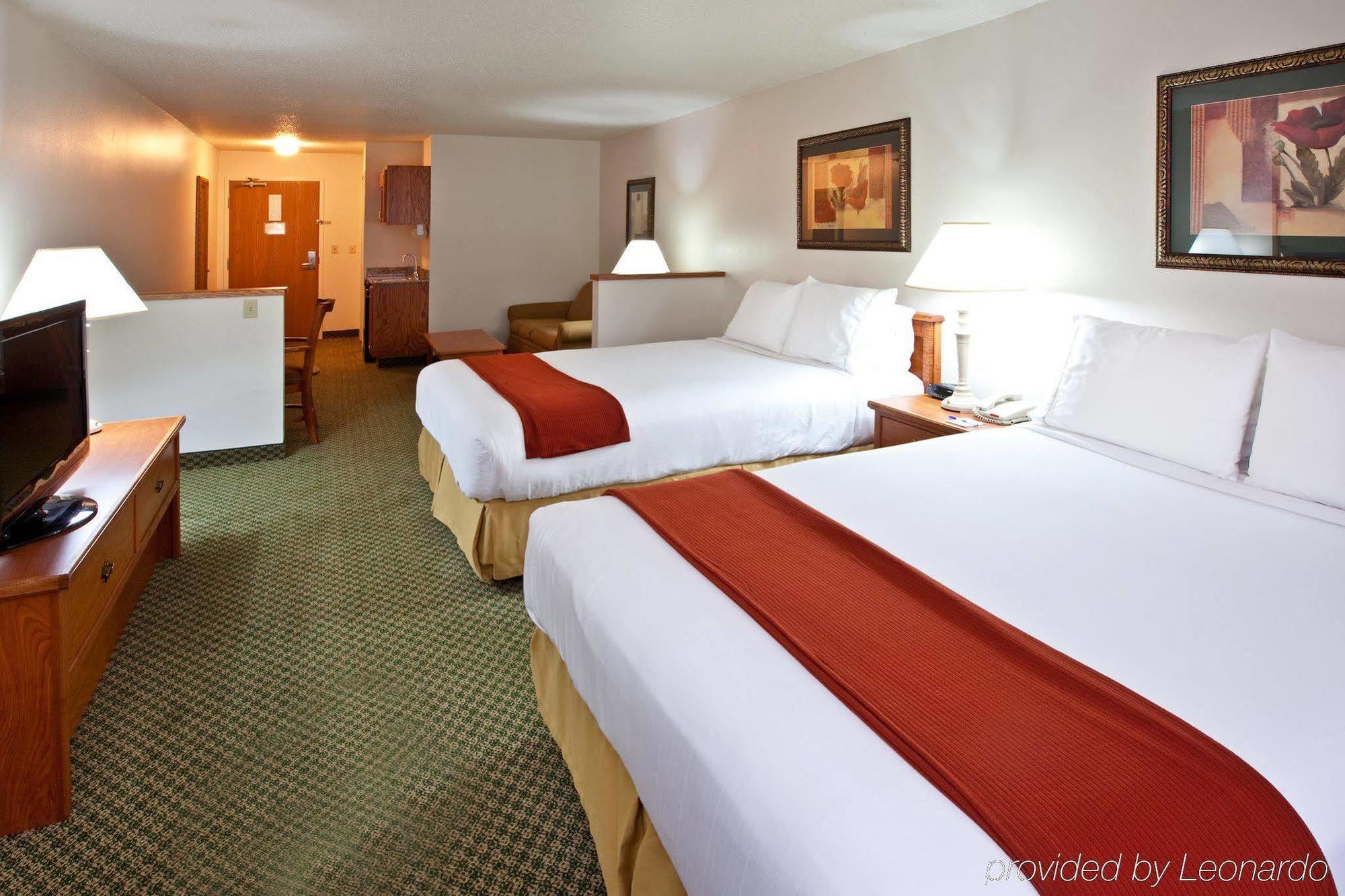 Holiday Inn Express & Suites Logan, An Ihg Hotel Chambre photo