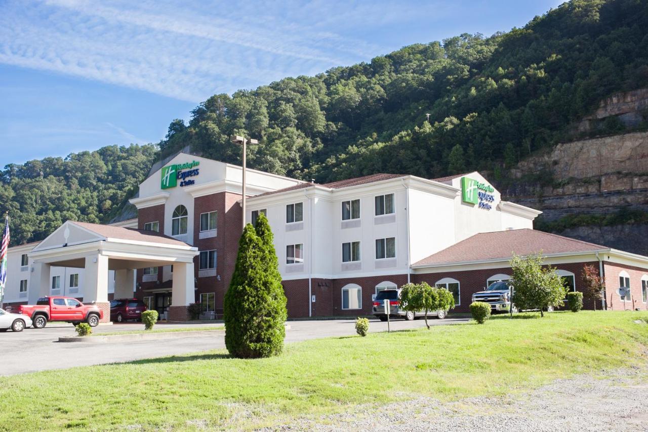 Holiday Inn Express & Suites Logan, An Ihg Hotel Extérieur photo