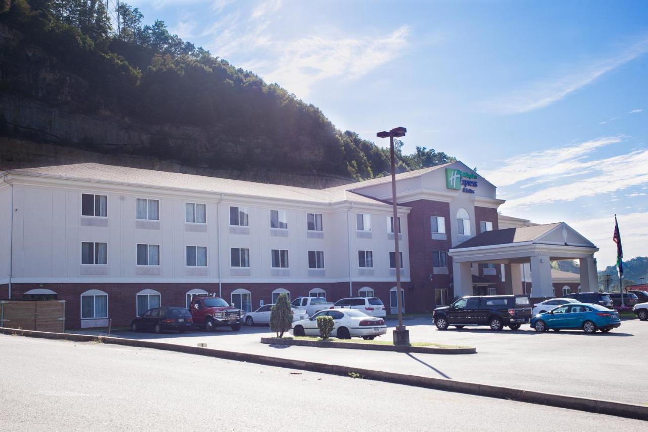 Holiday Inn Express & Suites Logan, An Ihg Hotel Extérieur photo